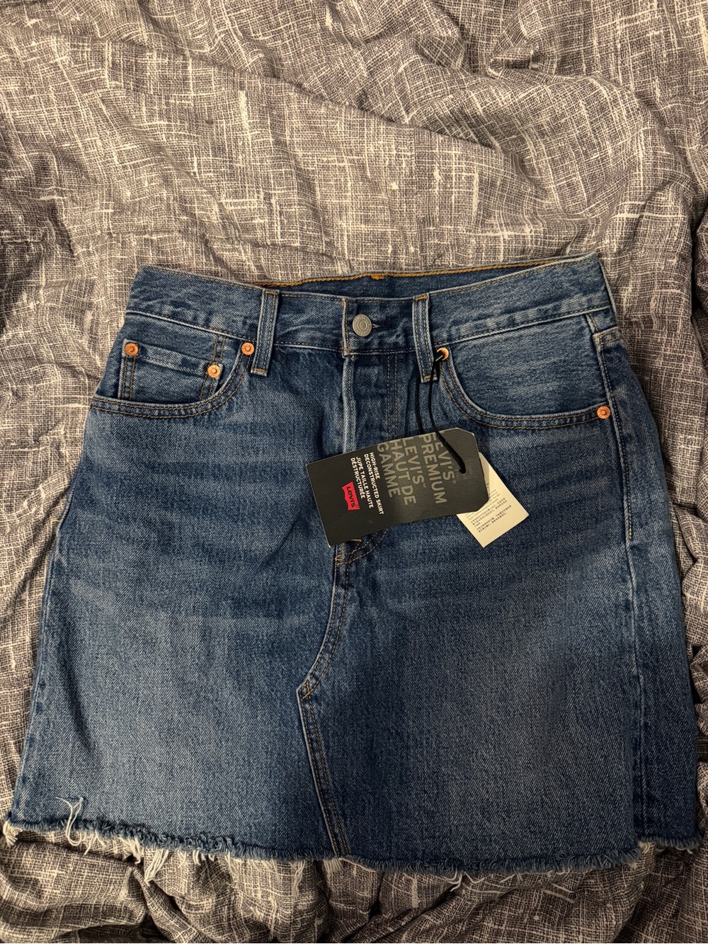 BRAND NEW LEVIS SKIRT